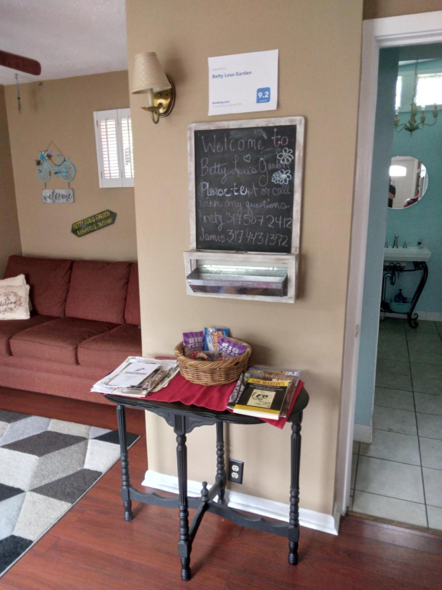 Betty Lous Garden Bed & Breakfast แนชวิลล์ ภายนอก รูปภาพ