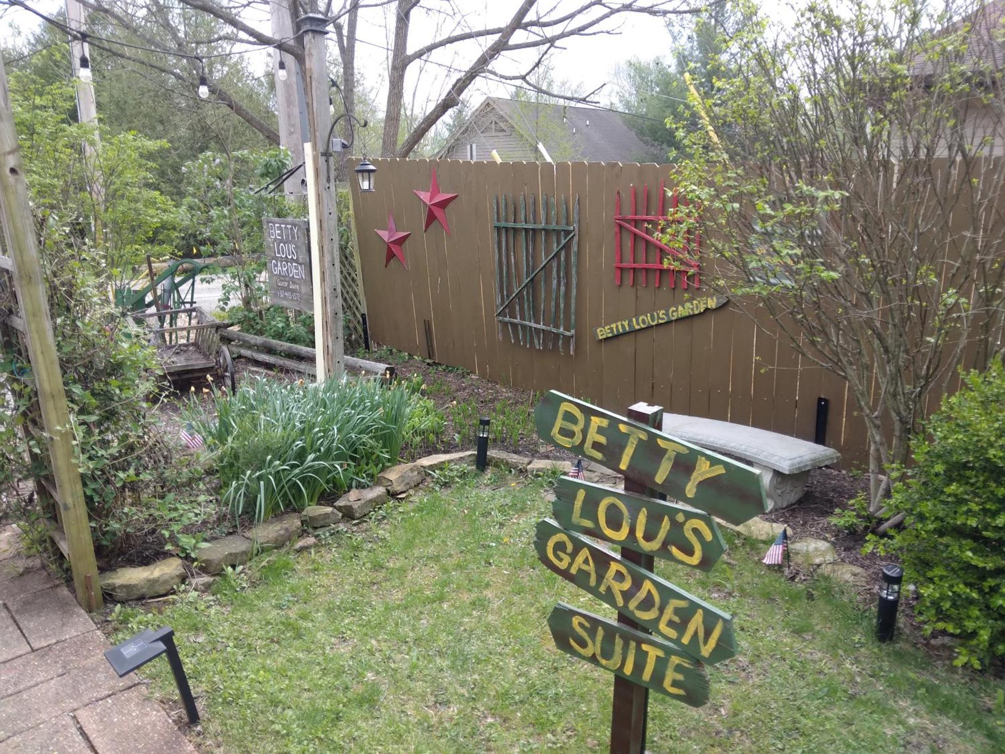 Betty Lous Garden Bed & Breakfast แนชวิลล์ ภายนอก รูปภาพ