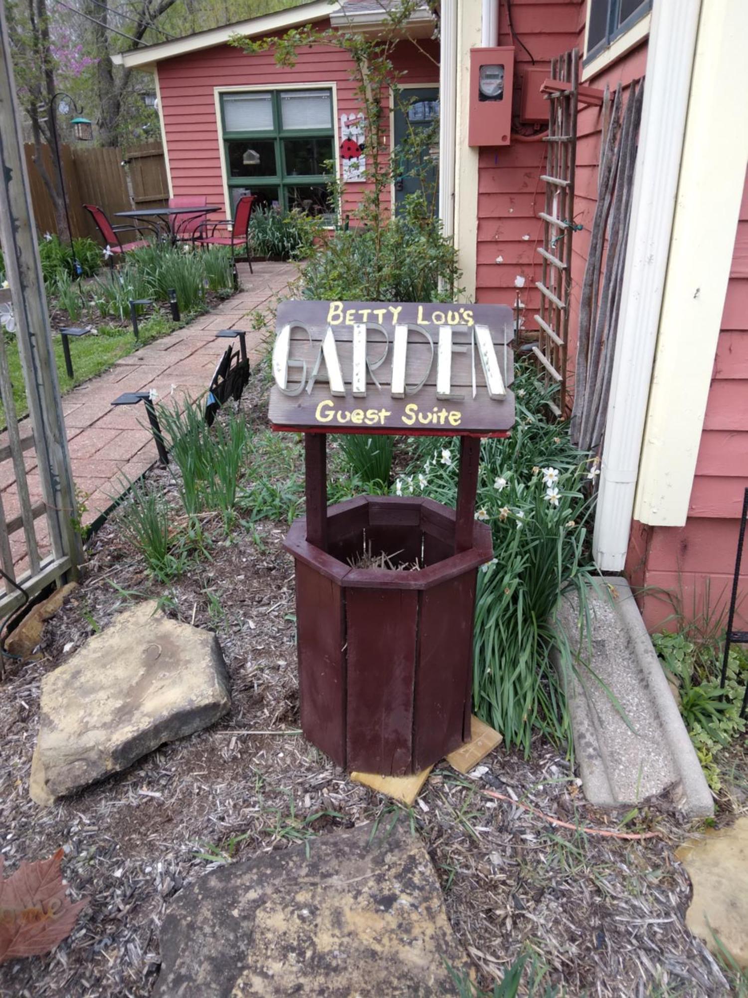 Betty Lous Garden Bed & Breakfast แนชวิลล์ ภายนอก รูปภาพ